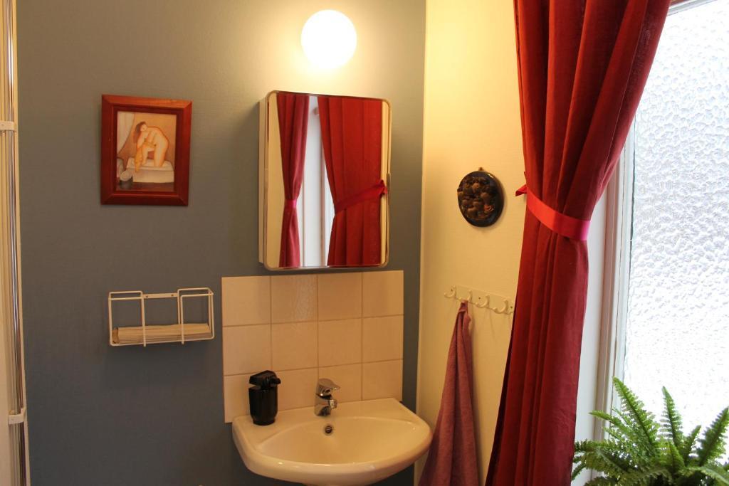 Stationshusets Hotell Och Cafe Köping Dış mekan fotoğraf